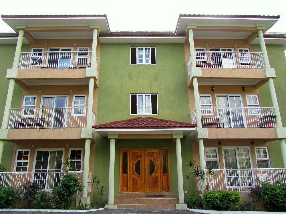 Centrally Located Guest Apartments Kingston Exterior photo