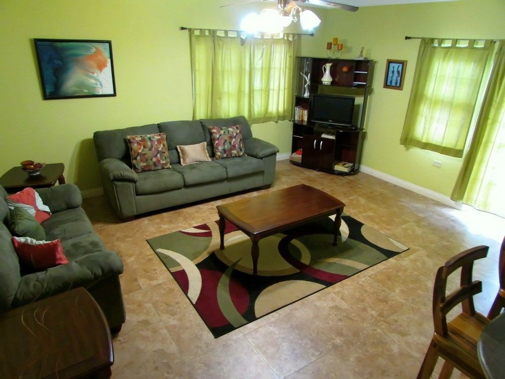 Centrally Located Guest Apartments Kingston Exterior photo